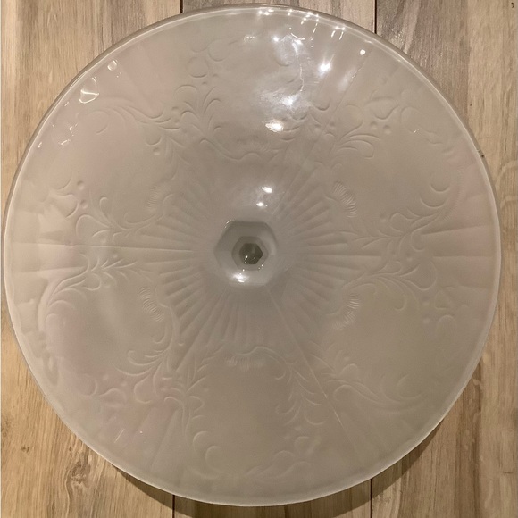 New Vintage Quebec Glass Cake pedestal stand - Picture 8 of 8